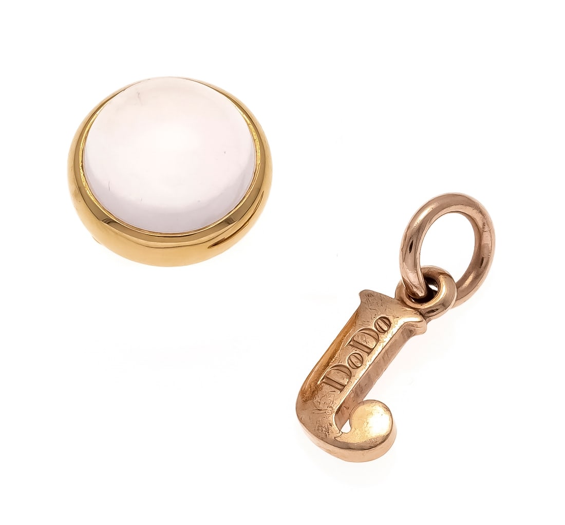 2 pieces 1 x RG 750/000 1.3 g, 1: 2 pieces 1 x RG 750/000 1.3 g, 1 x RG 375/000 0.5 g, unmarked, tested, with a round rose quartz cabochon 7.5 mm, 1 x d. 9 mm, 1 x l. 14 mm, 1.8 g