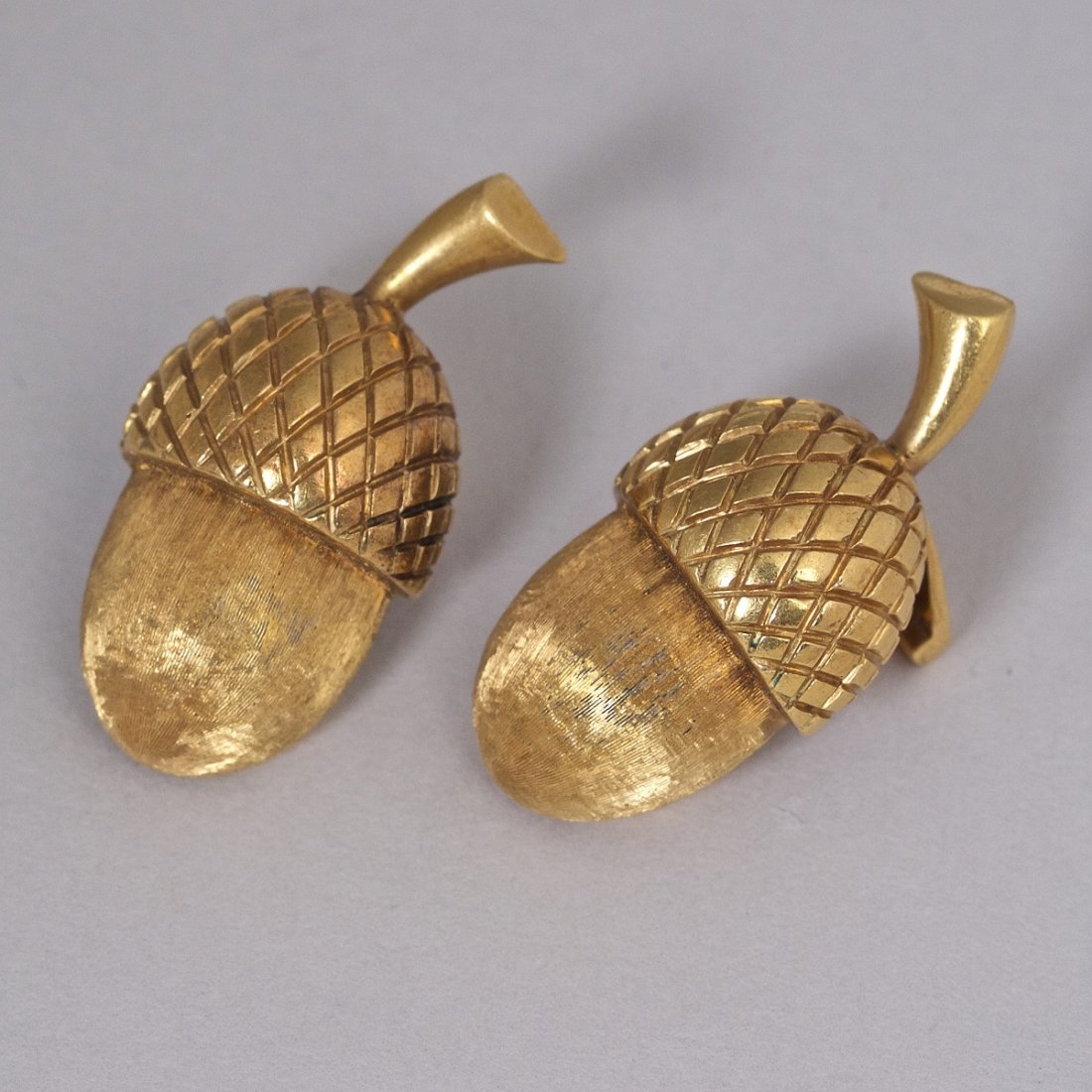 Tiffany clearance acorn earrings
