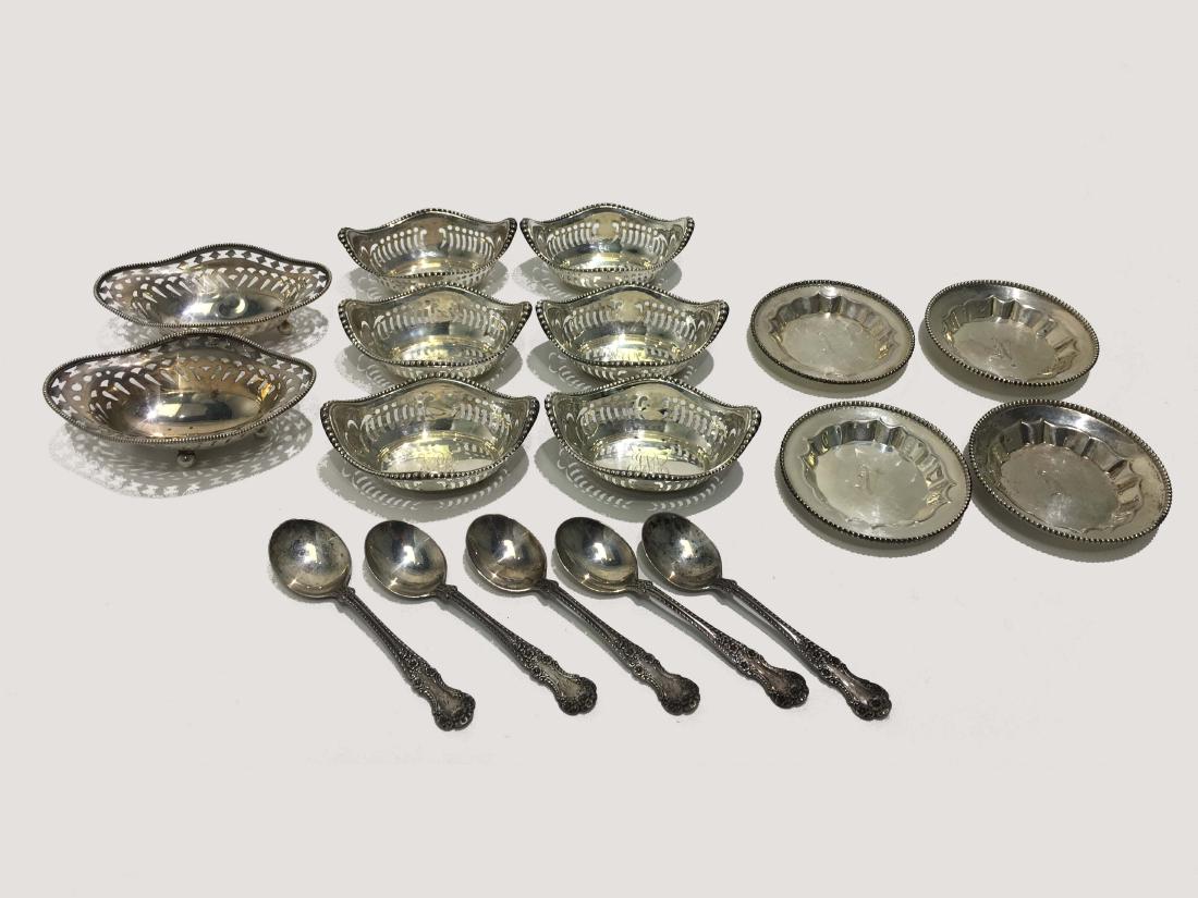 Sterling Silver Table Salt Dishes and Spoons: Sterling silver table salt trays and spoons with monogram. Weight: 310g Property from the Estate of Jane Rothschild