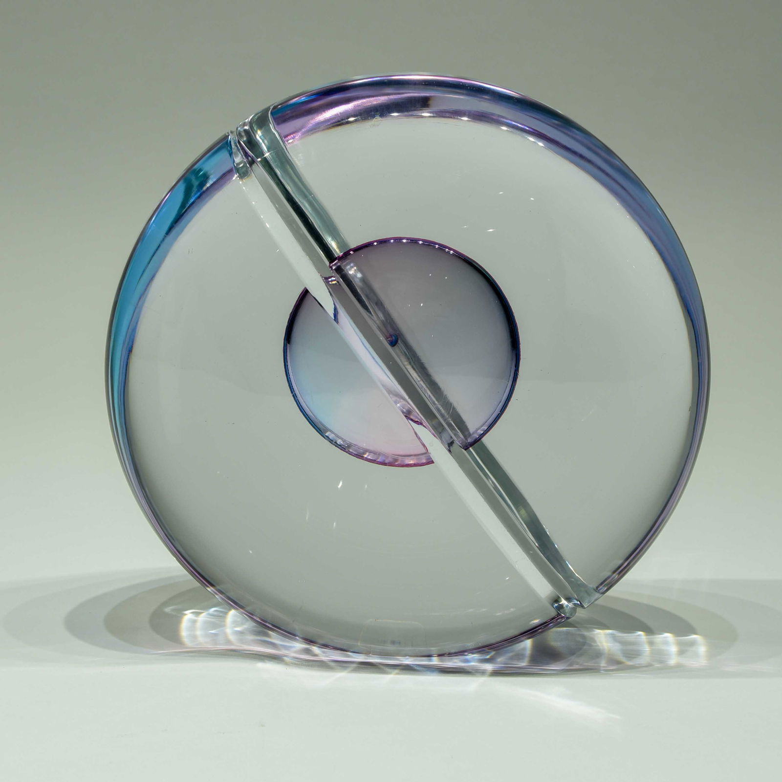 Livio Seguso for Oggetti Glass Sculpture: Lovely and interesting designed glass spherical disc. Signed Suguso A.V. for Ogetti. Diameter 9 in