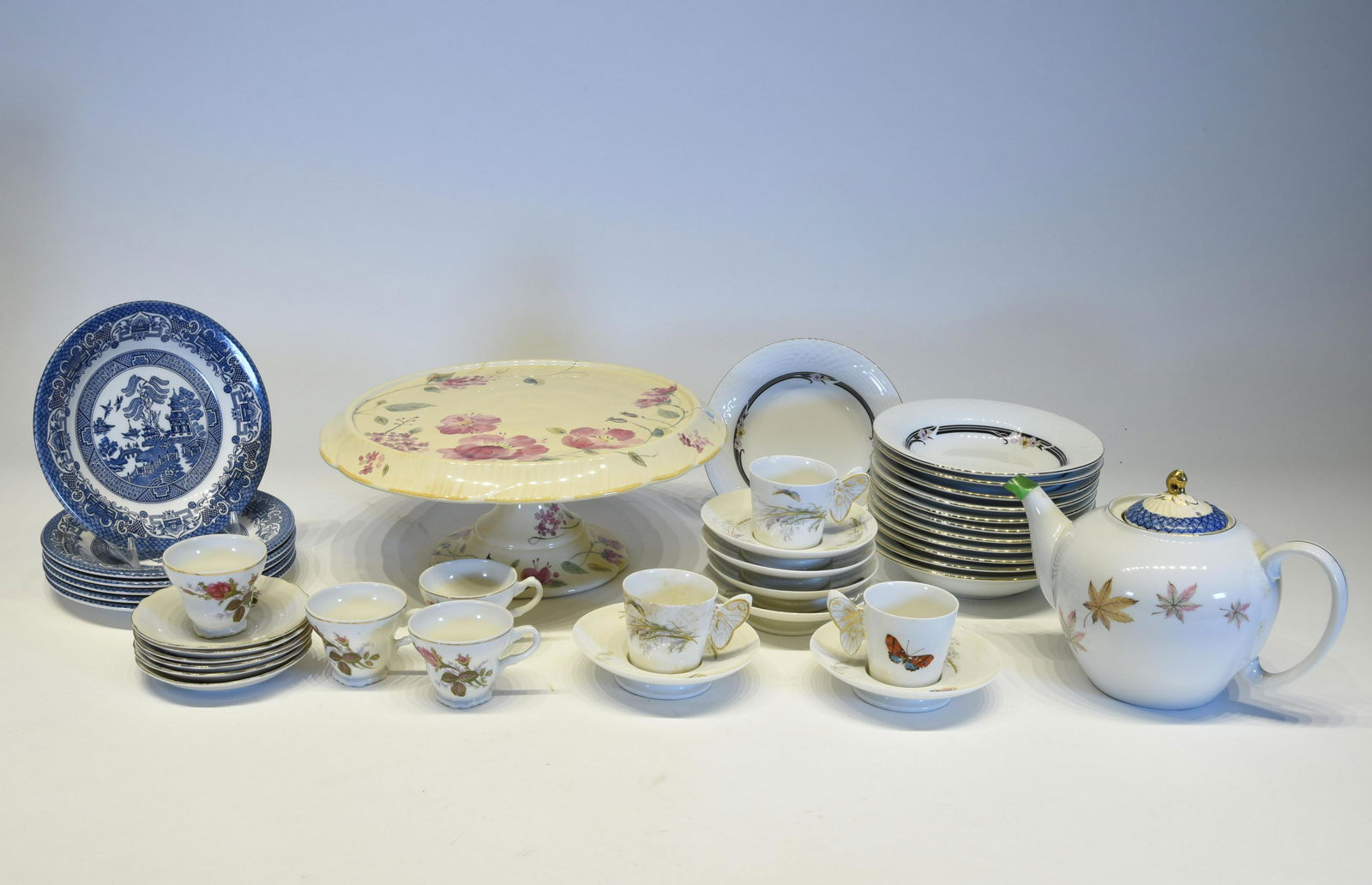 Large Group of Porcelain Tableware (1 of 2)