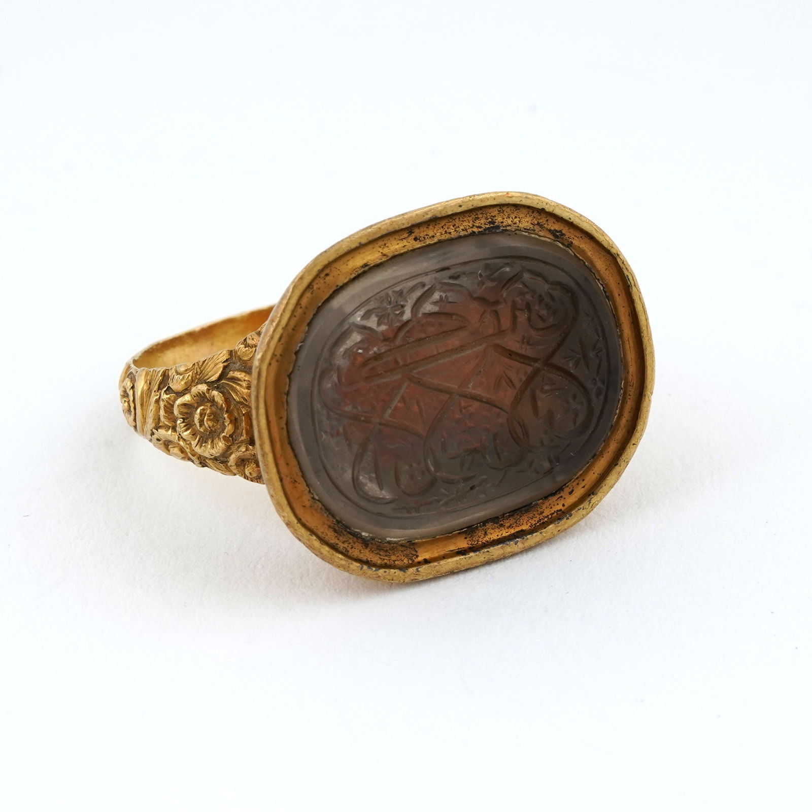 18 Kt Gold Persian Agate Seal Ring (1 of 4)