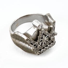 18 Kt Gold Persian Crown Ring Encrusted with Diamonds