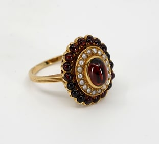Garnet & 14 kt Gold Ring with Seed Pearls
