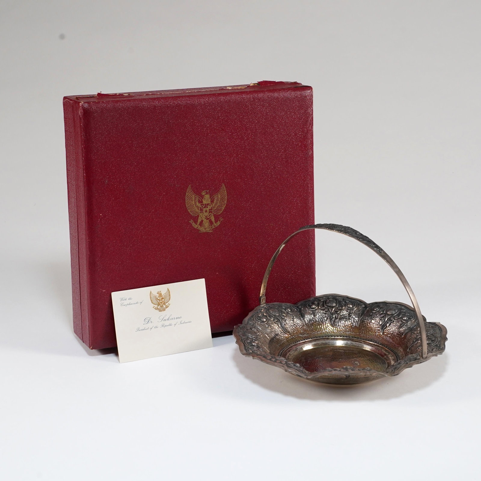 Indonesian Presentation Silver Basket with Case (1 of 4)
