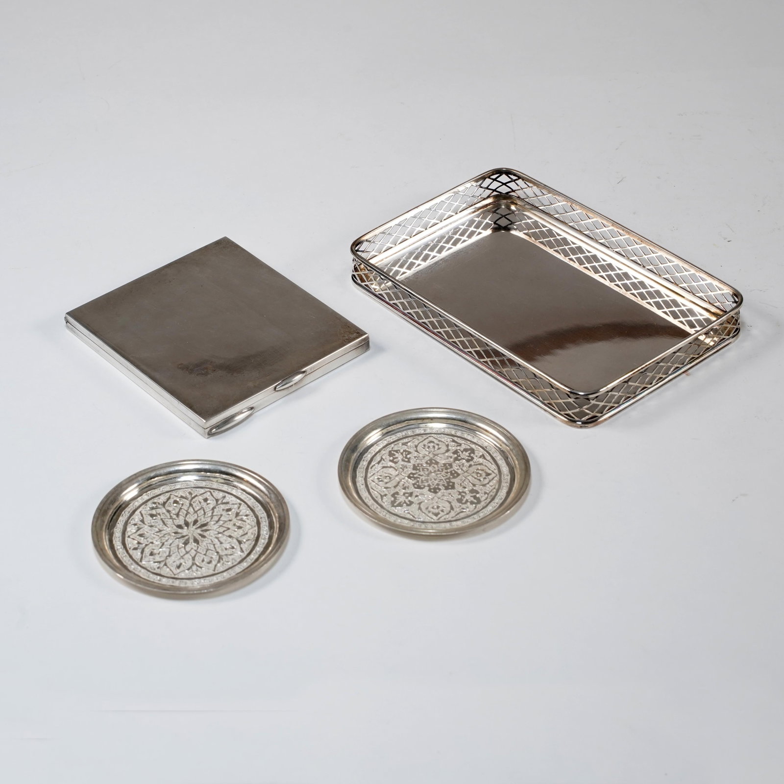 Group of Silver Table Articles (1 of 5)