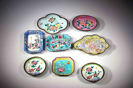 8 SNACK PLATES: Copper enamelled Late Qing Dynasty , 1644 - 1912 ( Qing Dynasty ) Dimensions: Height 11 cm by 7 cm Weight: 272,8 grams all together Eight small plates with colourful enamel paintings of mostly