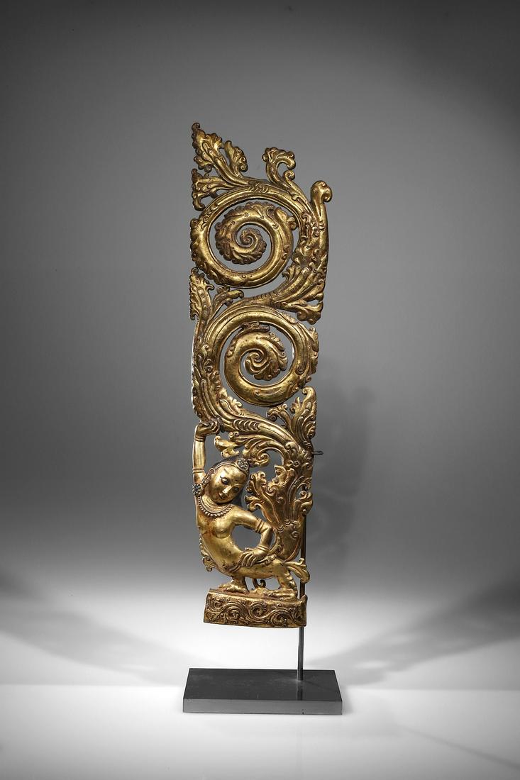 THRONE FRAGMENT (1 of 1)