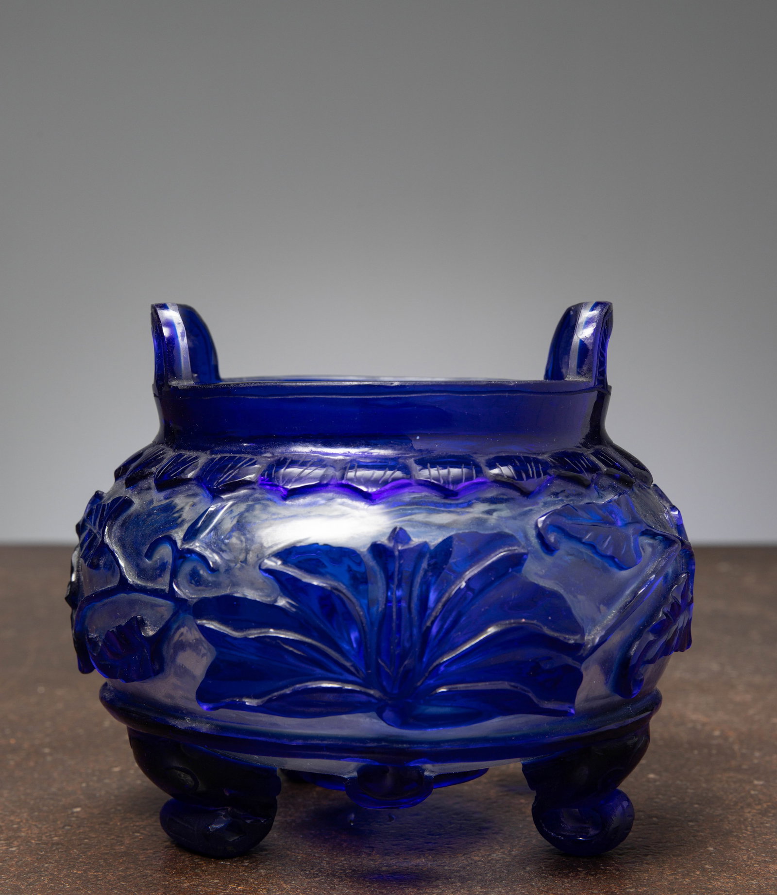 (R) A BEIJING GLASS CENSER WITH QIANLONG MARK (1736 - 1795) CHINA (1 of 4)