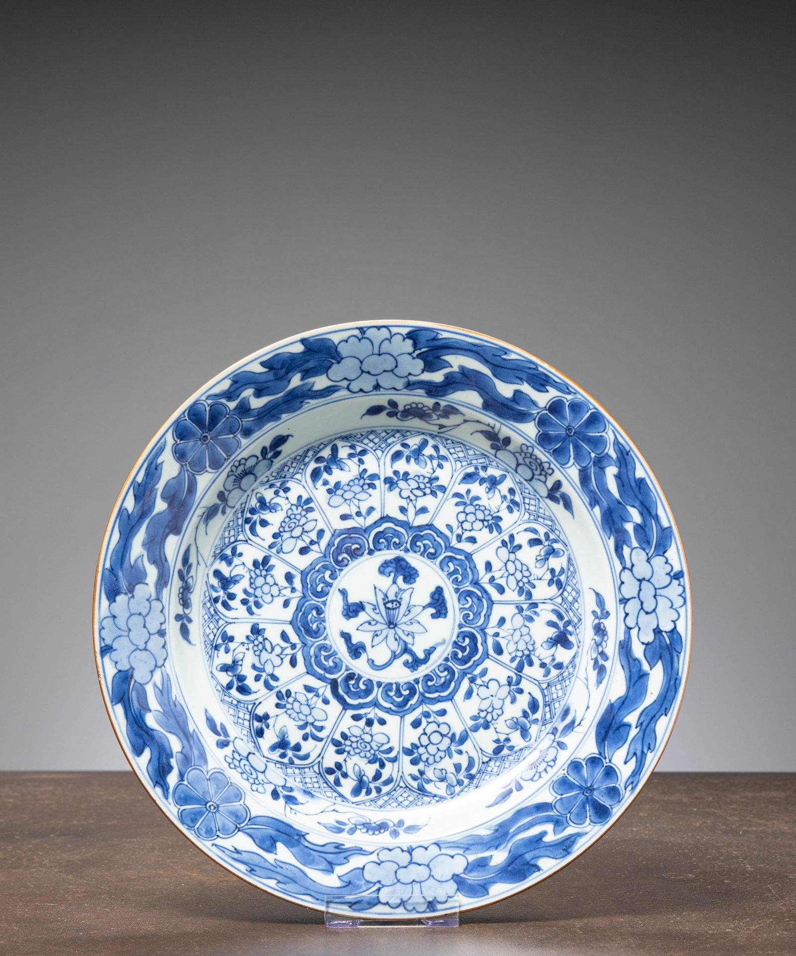 (R) A LARGER BLUE AND WHITE PORCELAIN DISH, CHINA , KANGXI , APPROXIMATELY 1700 (1 of 3)