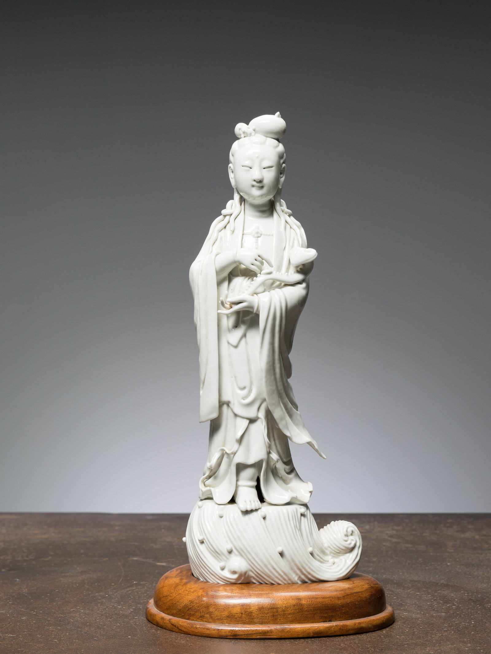 (R) GUANYIN, BLANC DE CHINE, DE-HUA-MANUFACTORY, CHINA, 19TH CENTURY (1 of 6)