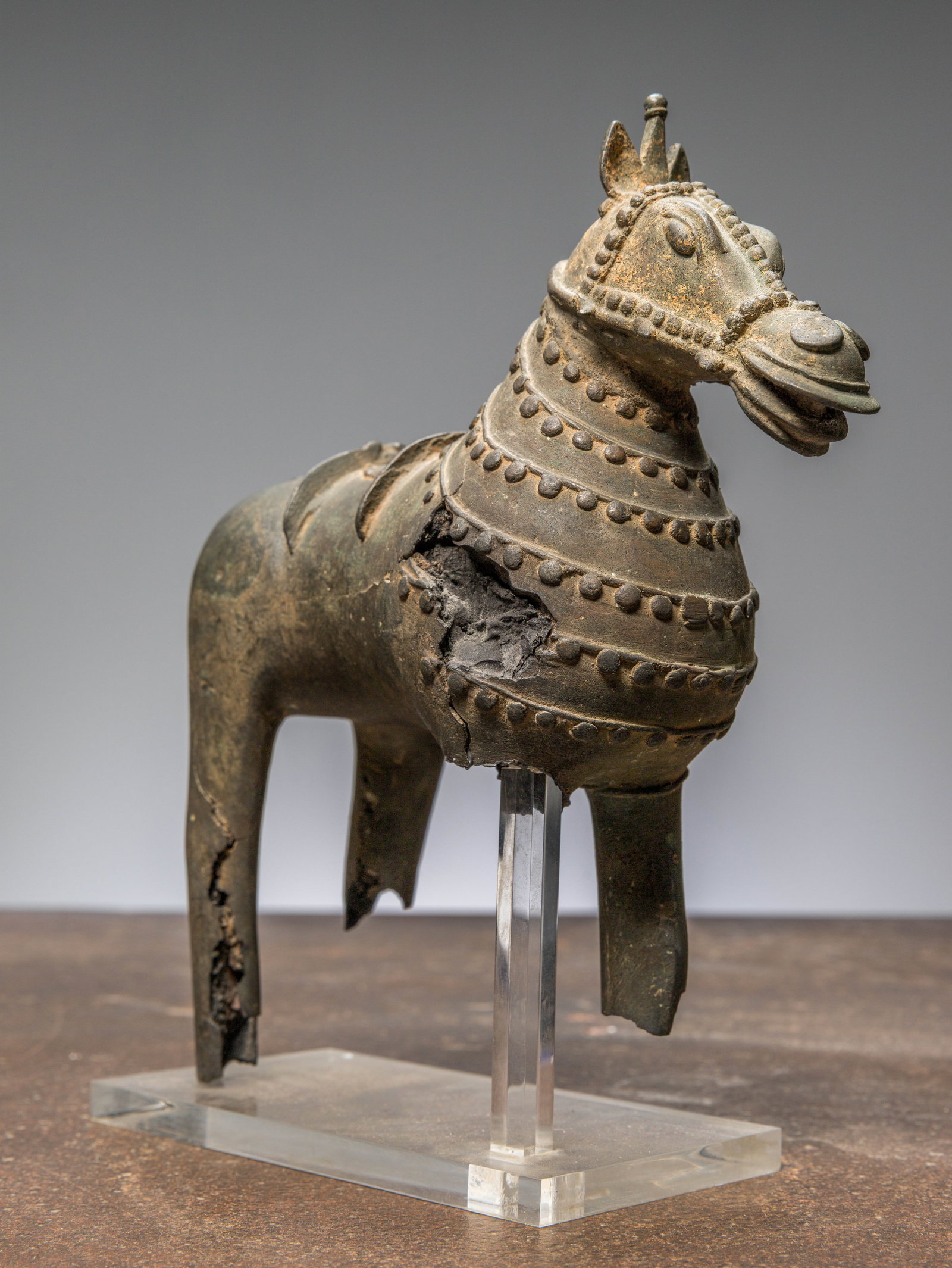 A CAST BRONZE HORSE, INDIA, 16TH CENTURY (1 of 6)