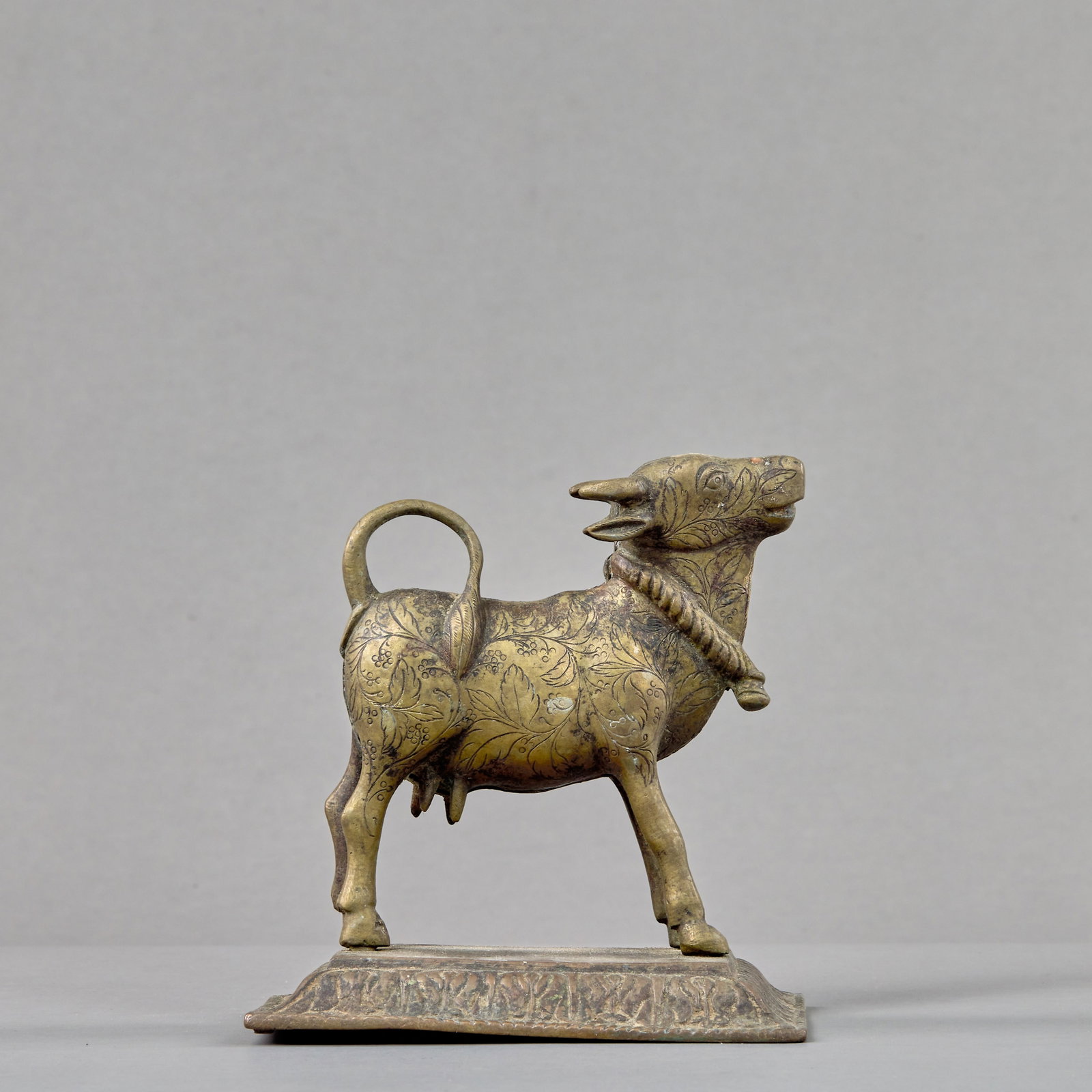 STANDING BRONZE NANDI INDIA 18TH CENTURY (1 of 6)