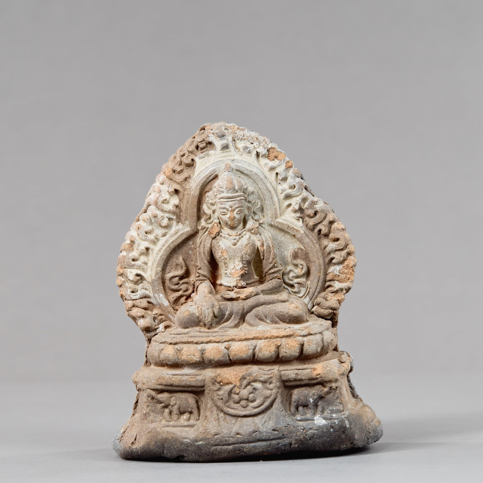 BUDDHA AKSHOBYA TSA TSA TIBET 18TH CENTURY (1 of 6)