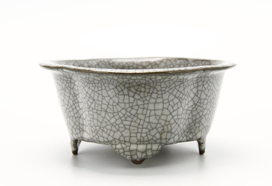 Chinese K'uan-Type Lobed Censer (1 of 8)