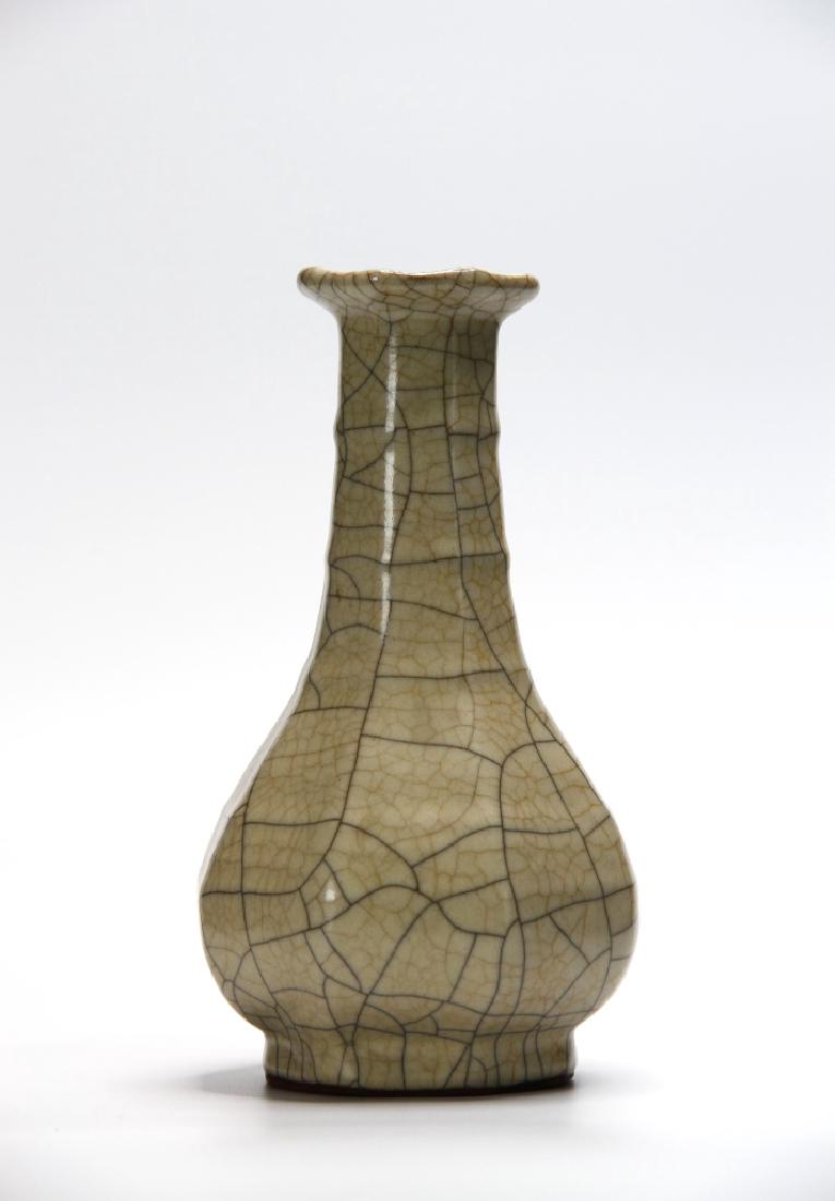 Chinese Ko Ware Pear-Shape Vase (1 of 9)