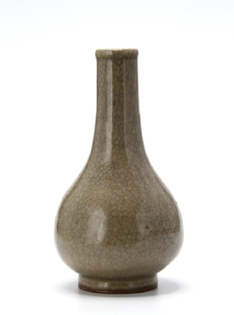 Chinese Ge-Type Pear Vase (1 of 11)