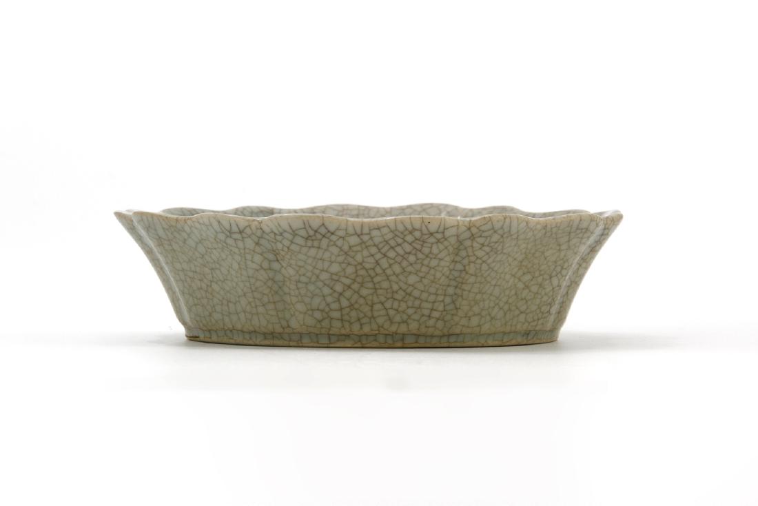 Rare Guan-Type Mallow-Form Brushwasher (1 of 11)