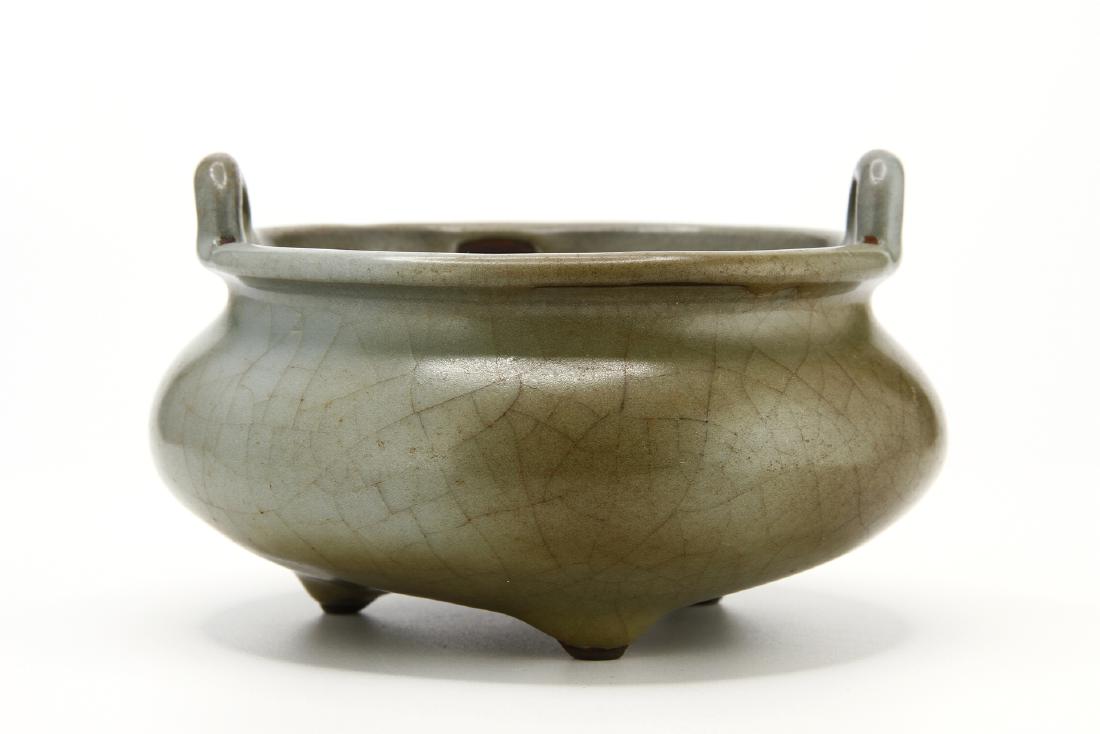 Lungchuan Guan-Type Tripod Censer (1 of 13)