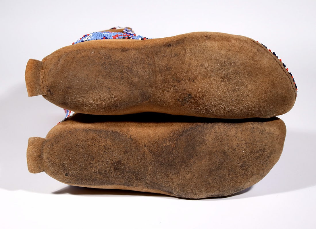 EXCEPTIONAL NATIVE AMERICAN BEADED BOOTS CIRCA 1900'S - 6