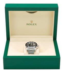 BEAUTIFUL ROLEX SUBMARINER CIRCA 2017