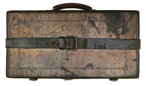 VERY GOOD GEORGE GIBBS CARTRIDGE CARRIER.
