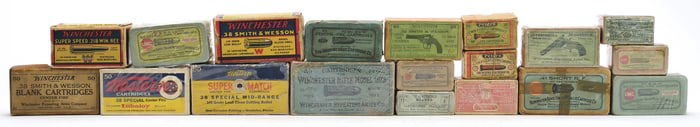 LOT OF COLLECTIBLE RIFLE AND PISTOL AMMO.