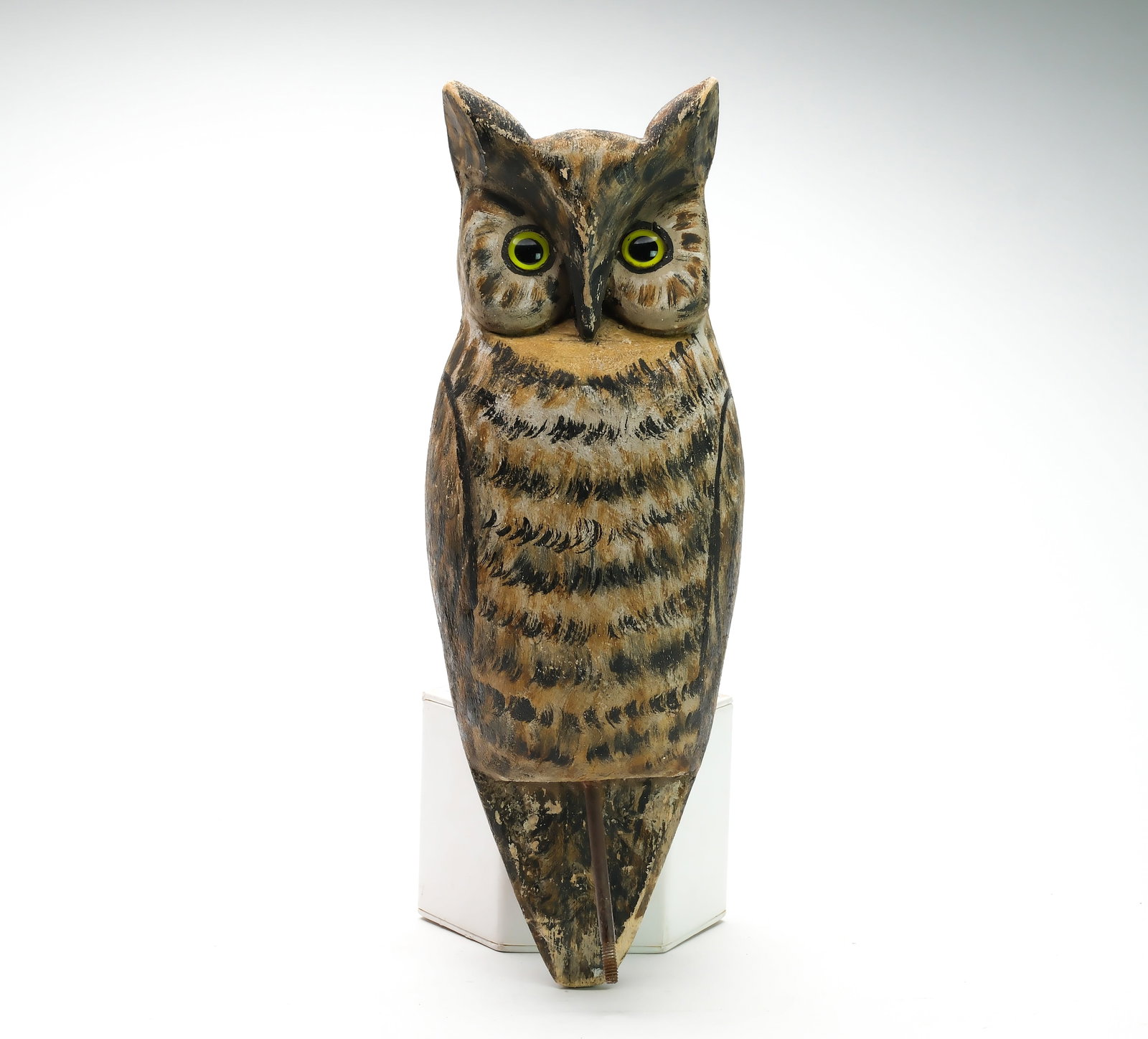 Leonard Doren (1895-1965), Pekin, Illinois.: Two piece balsa owl with deep relief face carving and large glass eyes. Measures 15.75" tall. Provenance: Jim and Diane Cook collection.