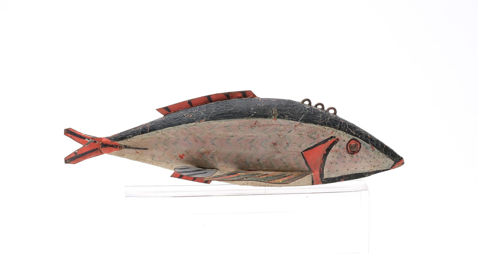 Monroe kissing fish, Monroe, Michigan, 1st quarter 20th century.: Tack eyes. Carved lips and gills. Metal fins. Measures 6.75" long. Provenance: Private Michigan collection.