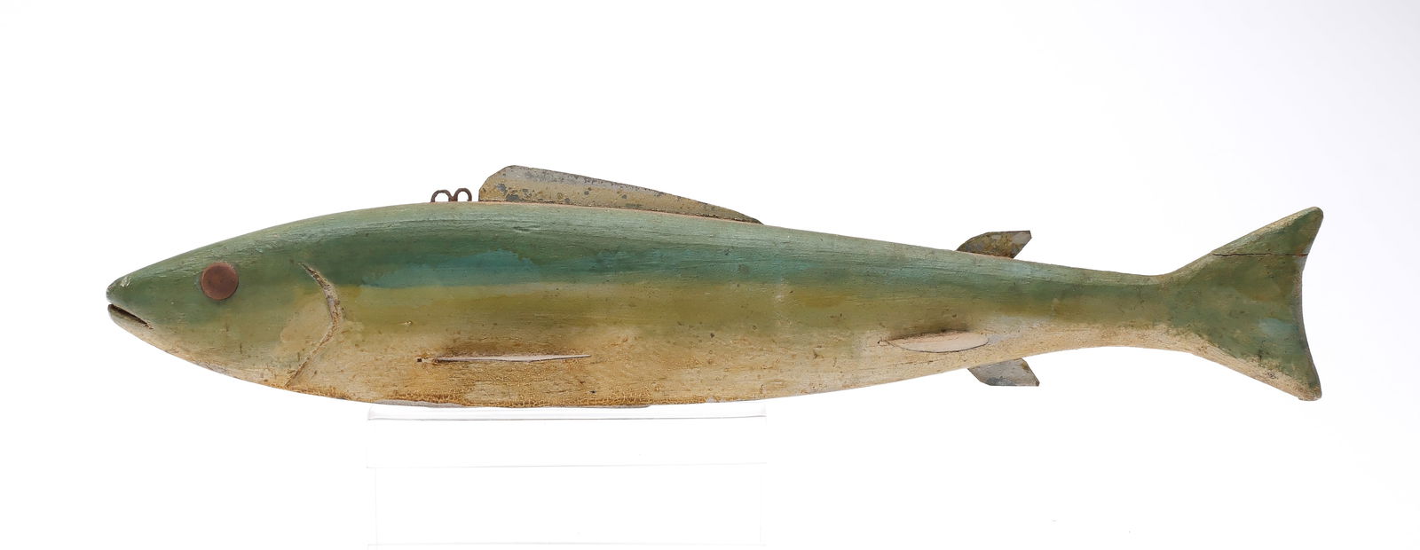 Ted Vandenbosch (1887-1953), Mt Clemens, Michigan: Fish decoy. 1st quarter 20th century. Tack eye with carved mouth and gill. Six metal fins. Appealing multi-color wet on wet paint which is original protected by a mellow coat of varnish. Mea