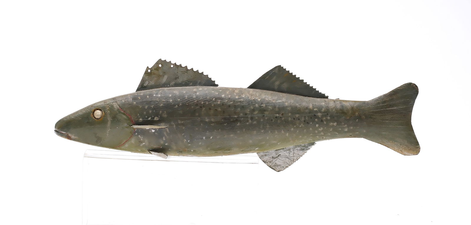 Tom Schroeder (1886-1976), Detroit, Michigan.: Rare walleye, 1st half 20th century. Carved and painted eyes. Carved mouth and gill. As well as center line on body and tail fin. Blended shades of green with red accent at gill. Measures 10" long. Pr