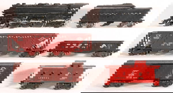 6 pc. LIONEL Freight Set: 685 Loco; 2046W Tender, missing steps; 6436-25 LV Quadhopper; 2452 Gondola; 6454 SP Boxcar, broken catwalk tip; 6257 Caboose, o/w C6- For explanation of grading please see terms and conditions below