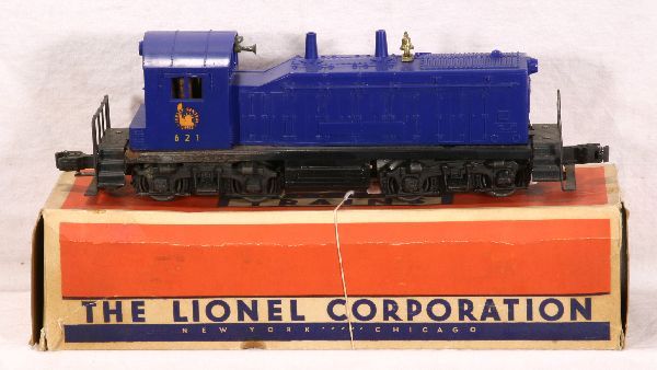 NETTE - Boxed LIONEL 621 JC NW-2 Switcher: Bat. Damage on frame, hairline screw crack; nice ob w/rs 'X', o/w C6