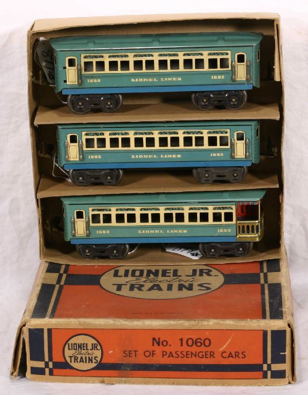 NETTE - Boxed LIONEL Jr. 1060 Pass. Car Asst: 2 #1692 Pullmans; 1693 Obsv., osb, top 2 corners split, w/orig inserts, C7+ Tough!