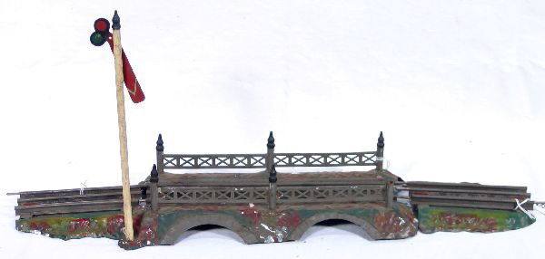 NETTE - Unusual Ives 4-Pc Semaphore Bridge: HP Tin, 3-Rail w/minor flaking for a change, includes original semaphore upright. Original owner piece, o/w C-7(excellent) Nice!