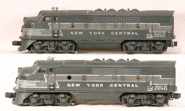 NETTE - Tough LIONEL 2333 NYC F3 AA, RS: First versions w/RS lettering, usually flaking all over, these, while a bit dirty, only have 1 3" scratch on Power A's roof, original port hole lenses, C6, might clean better!