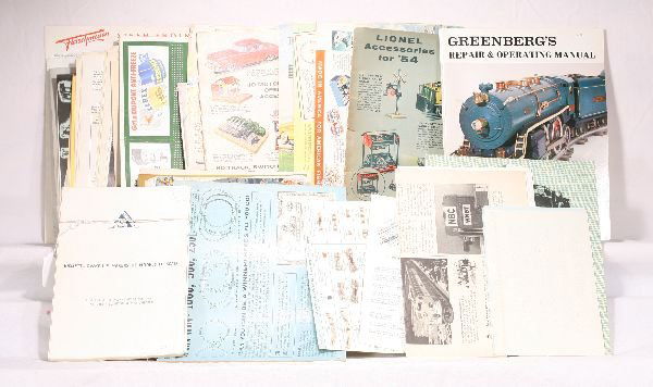 NETTE - Misc. Train Paper & Catalogs: Lionel 1954 Advanced; 1954 & 1957 Consumer; 1961 Consumer cover worn; Track Layouts; 1954 Billboard Sheet, uncut; Misc Instructions and instr. Books; Bassett & Lowke Catalogs; Fleischmann & Hornby 00