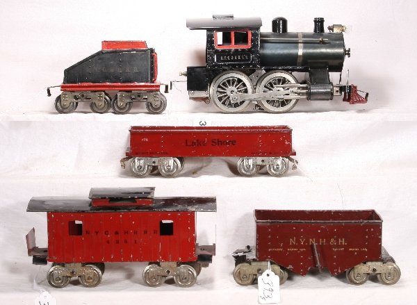 NETTE - 5 Pc. LIONEL MFG 5 Freight Set:: 5 Loco, roof is old restoration; NYC&HRR Tender, red on frame touched up; 116 NYNH&H Hopper; 112 Lake Shore Gondola; 117 NYC&HRRR Caboose, all have MFG Embossments except Tender which is RS '5 TENDER'