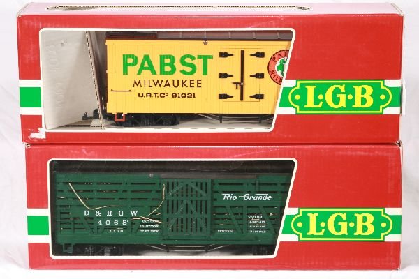 NETTE - 2 LGB G Ga. Freight Cars:: 4068 RG Stock Car(some hay added); 4074 Pabst Reefer, obs w/inserts, o/w C7+