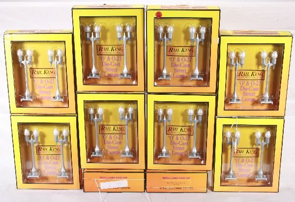 NETTE - 10 MTH RailKing Street Light Pairs:: 8 #130-1082 580-2 Lamps, silver; 2 #1030 Maroon #59s, obs C9