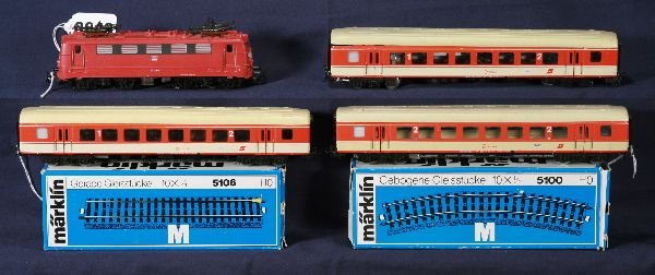 NETTE - 6 Pc. MARKLIN HO Set:: 3037 E41 Electric w/3 Swiss Passenger Cars w/lighting; 5100 M Curve track, ob; 5106 M Straight Track, ob, C7+