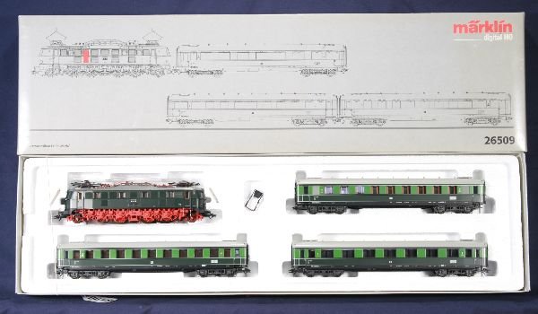 NETTE - MARKLIN HO 26509 Berlin-Leipzig Train:: Long Distance Express, E18 2-4-4-2 Electric, digital w/3 Coaches, lighting, osb C8+