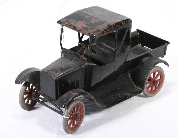 NETTE - BUDDY L Flyvver Pick-up: Pressed steel12" L, original steering wheel & tail gate, some roof wear, o/w C6+