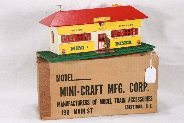 NETTE - LN Boxed MINI-CRAFT 1000 Diner:: Clean w/9 glasses, 6 figures, 4 barrels, 2 menus, cash register & antennae on roof! Ob C8+