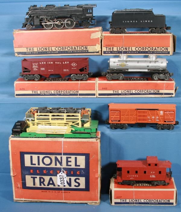6 Pc. Boxed LIONEL 2026 Freight Set:: 2026 Steam Loco; 6466WX Tender; 6465 Sunoco Tank Car; 6456 LV Hopper; 3656 Cattle Car w/Pen; 6257 Caboose, obs worn, C6