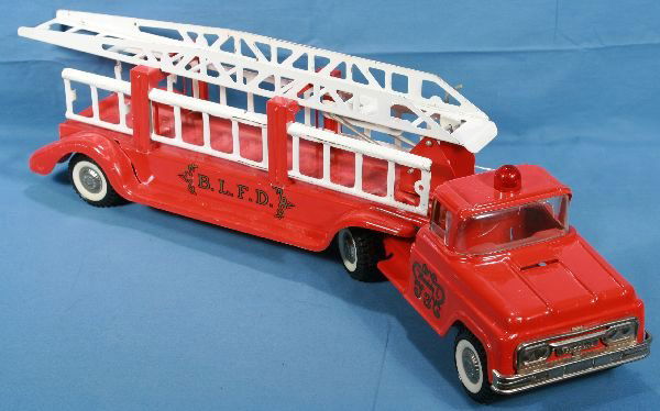 Nice BUDDY-L Fire Ladder Truck: Clean, shiny & complete, strong decals, minor scratching on doors from trailer swing, o/w C7+