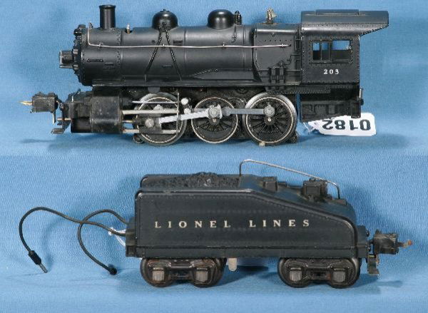 NETTE - LIONEL 203 Switcher: Fairly clean w/Teledyne couplers, nice cab lettering, small lettered variation; 2203B Slant back tender w/bell & light, C7