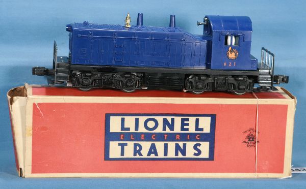 NETTE - Clean Boxed LIONEL 621 JC NW-2 Diesel: Royal Blue body, decals 100%, hairline screw crack goes above screw a bit, lightly run, ob is C7+, Loco o/w C7+