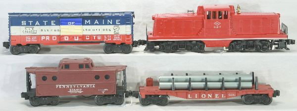 NETTE - 4 Pc. LIONEL 627 Diesel Freight Set:: 627 LV 44 Ton Diesel, nice stripe, hairline screw crack; 6511 Flat w/ Pipes; 6464-275 SOM Boxcar, type IIa, etched on blue mold; 6417 PRR N5c Caboose, o/w C7+