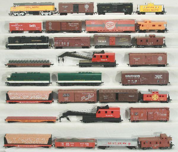 NETTE - 29 Pc. HO Ga. Diesel Freight Lot:: Stuart BN F3 AB Diesel, both powered w/2 additional Diesels; 25 Assorted freight cars. Some dusty, most should clean nicely, C7-8 ( HO locos have been tested analog, results are listed but are not gua